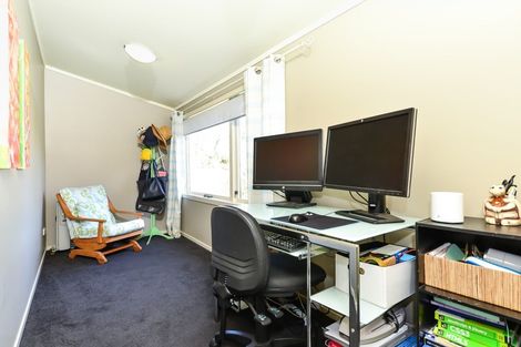 Photo of property in 15 Mclaren Place, Chedworth, Hamilton, 3210