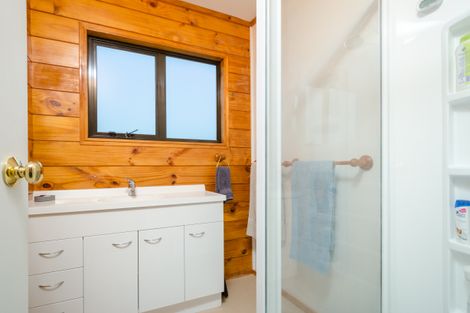 Photo of property in 18 Shelly Beach Road, Shelly Beach, Helensville, 0874