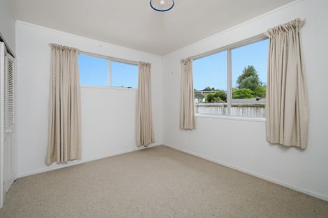 Photo of property in 22 Vina Place, Massey, Auckland, 0614