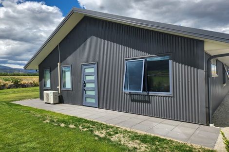 Photo of property in 27 Lapins Way, Waikerikeri, Alexandra, 9391