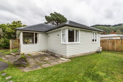 Photo of property in 18 Whangakoko Grove, Birchville, Upper Hutt, 5018