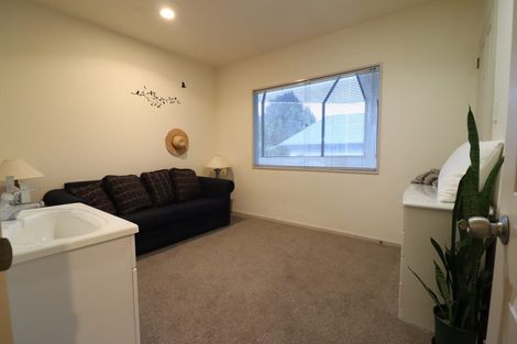 Photo of property in 33 Aldersgate Road, Hillsborough, Auckland, 1042