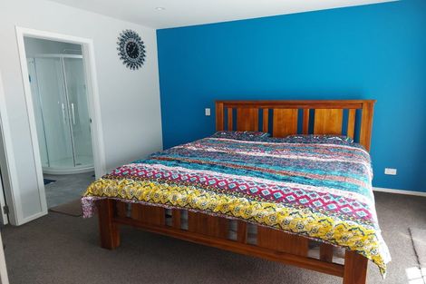 Photo of property in 32 Gilruth Road, Wallaceville, Upper Hutt, 5018