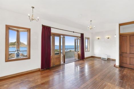 Photo of property in 330 The Esplanade, Island Bay, Wellington, 6023