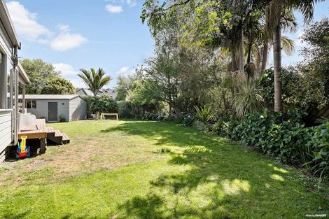 Photo of property in 17 Onepu Lane, Manly, Whangaparaoa, 0930