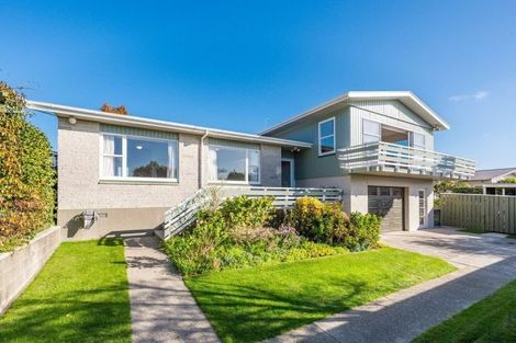 Photo of property in 106 Ruapehu Street, Paraparaumu, 5032