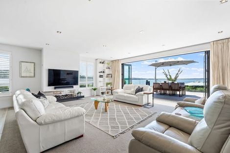 Photo of property in 32 Kahurangi Place, Snells Beach, 0920