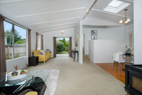 Photo of property in 22 Vina Place, Massey, Auckland, 0614