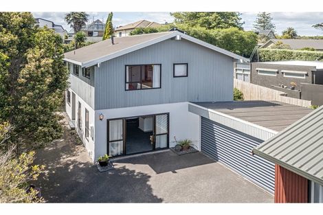 Photo of property in 2/39 Killarney Avenue, Torbay, Auckland, 0630