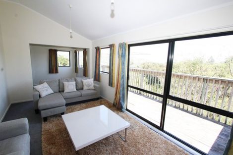 Photo of property in 16 Morere Street, Titahi Bay, Porirua, 5022