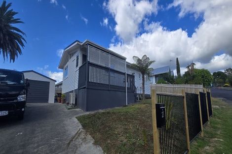 Photo of property in 21 Patts Avenue, Glendene, Auckland, 0602