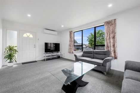Photo of property in 11 Sunnyside Crescent, Papatoetoe, Auckland, 2025