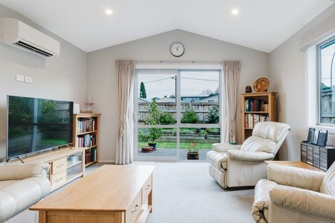 Photo of property in 135 Forest Lake Road, Forest Lake, Hamilton, 3200