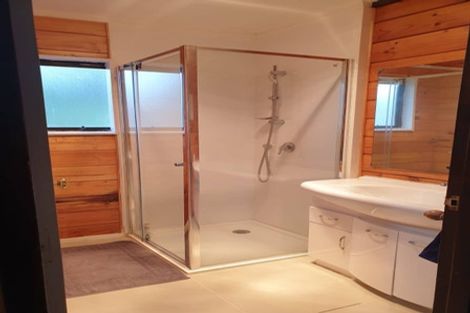 Photo of property in 5 Melia Grove, Goodwood Heights, Auckland, 2105