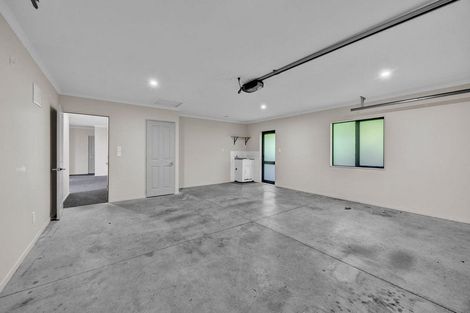 Photo of property in 8 County Drive, Hawera, 4610