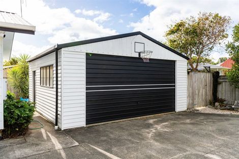 Photo of property in 5 South Road, Waipu, 0510