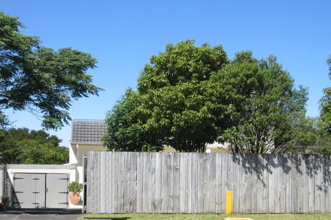 Photo of property in 2/182 Onewa Road, Birkenhead, Auckland, 0626