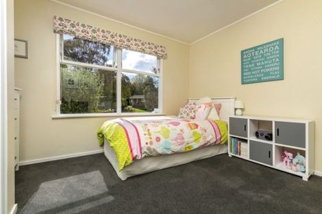 Photo of property in 52 Normanton Street, Glenfield, Auckland, 0629