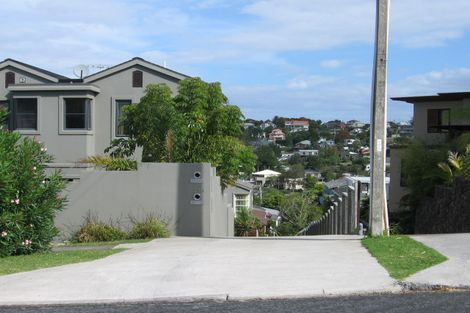 Photo of property in 27 Hyde Road, Rothesay Bay, Auckland, 0630