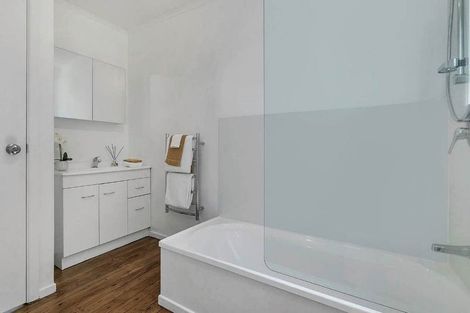 Photo of property in 31 Mahara Avenue, Birkenhead, Auckland, 0626