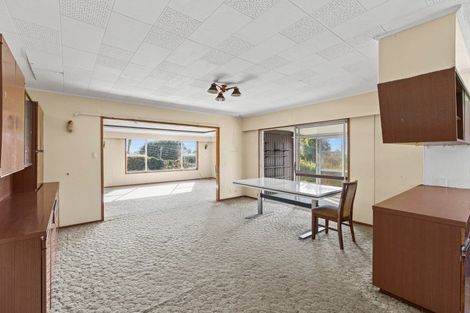 Photo of property in 310 Paraite Road, Paraite, New Plymouth, 4373