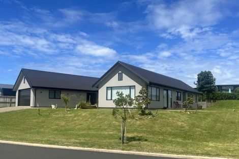 Photo of property in 70 Leeward Drive, Whitianga, 3510