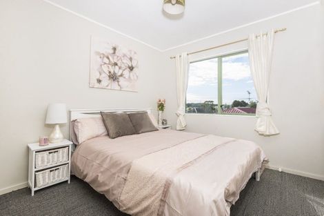 Photo of property in 2/66 College Road, Northcote, Auckland, 0627