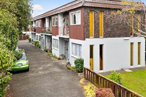 Photo of property in 4/767 Beach Road, Browns Bay, Auckland, 0630