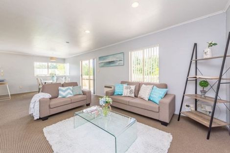 Photo of property in 2/78 Carlisle Road, Browns Bay, Auckland, 0632