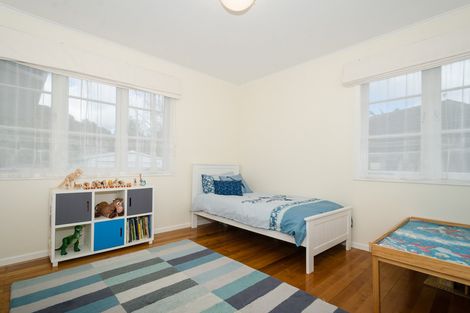 Photo of property in 38 Amberley Avenue, Te Atatu South, Auckland, 0610