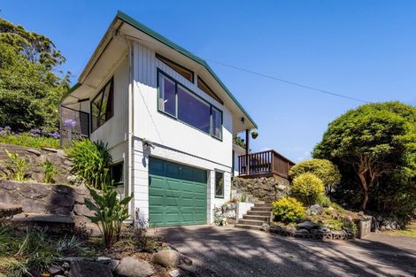 Photo of property in 15 Awanui Street, Merrilands, New Plymouth, 4312
