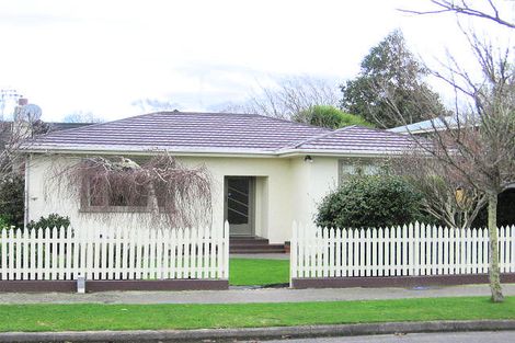 Photo of property in 10 Hardie Street, Hokowhitu, Palmerston North, 4410