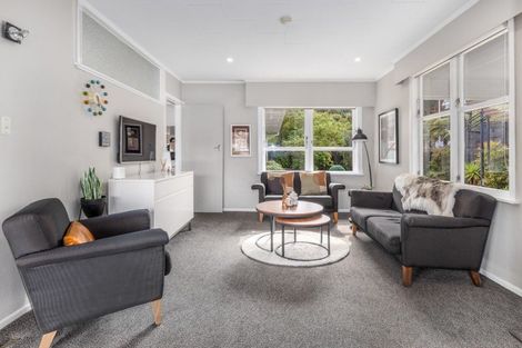 Photo of property in 4 Lane Crescent, Tawa, Wellington, 5028