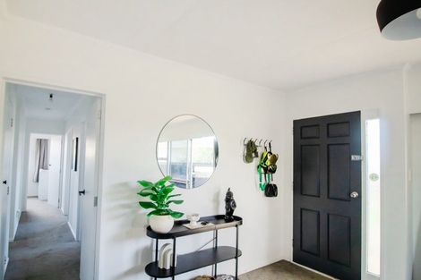 Photo of property in 32 Palliser Place, Milson, Palmerston North, 4414