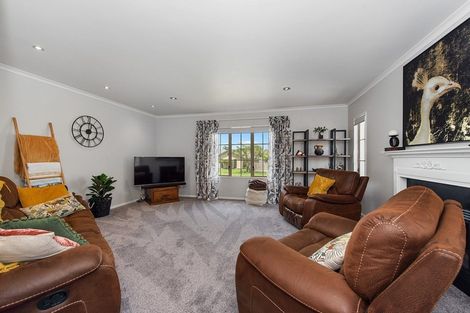 Photo of property in 62 Cairns Crescent, Rototuna, Hamilton, 3210