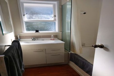 Photo of property in 14 Barnfield Place, Glendene, Auckland, 0602