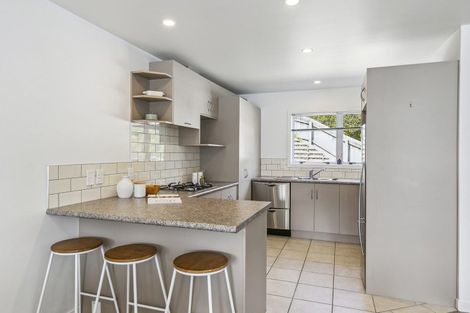 Photo of property in 4/143 Cockayne Road, Khandallah, Wellington, 6035