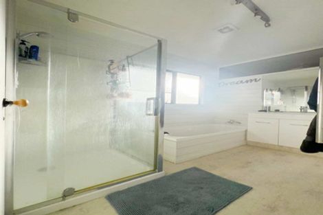 Photo of property in 1/21 Channing Crescent, Botany Downs, Auckland, 2010