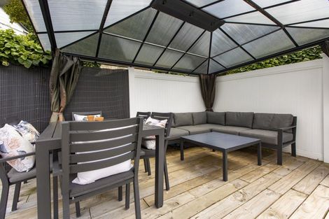 Photo of property in 58 Glenpark Avenue, Frankleigh Park, New Plymouth, 4310