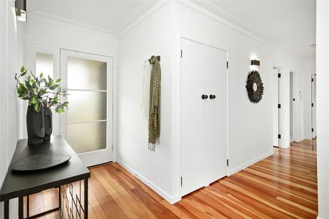 Photo of property in 42 Turville Crescent, Newlands, Wellington, 6037