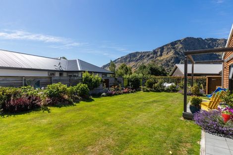 Photo of property in 4 Evening Star Road, Arthurs Point, Queenstown, 9371