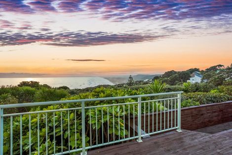 Photo of property in 77 Waitea Road, Muriwai, 0881