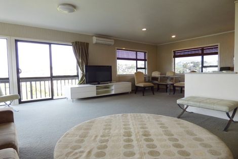 Photo of property in 2a Korotaha Terrace, Rothesay Bay, Auckland, 0630