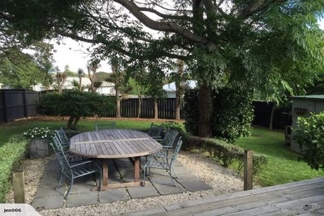 Photo of property in 5 Taratoa Street, Point England, Auckland, 1072