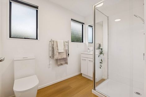 Photo of property in 2/4 Myna Place, Weymouth, Auckland, 2103