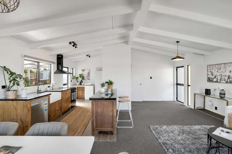 Photo of property in 1/9 Titoki Street, Te Atatu Peninsula, Auckland, 0610