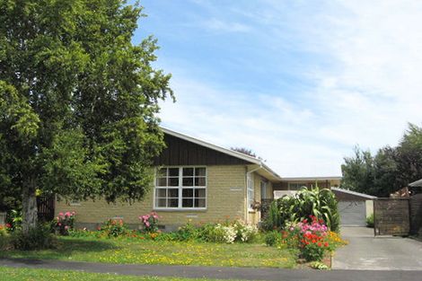 Photo of property in 33 Eglinton Street, Avondale, Christchurch, 8061