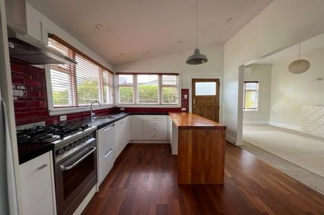 Photo of property in 49 Cleveland Street, Edgeware, Christchurch, 8013