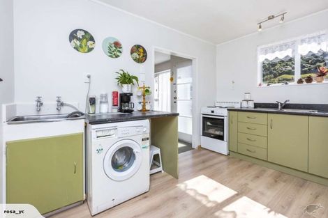 Photo of property in 50b Hartford Crescent, Totara Park, Upper Hutt, 5018