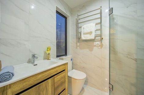 Photo of property in 9 Whawhaki Lane, Kumeu, 0810